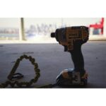 DEWALT 20V MAX 5-Tool Cordless Power Tool Combo Kit with Hammerdrill & Circular Saw (DCK590L2) - Image 5
